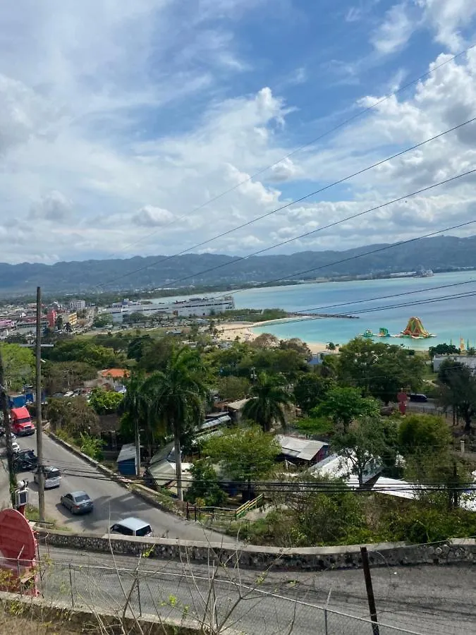 K&S Seaview Luxury Apartment Montego Bay