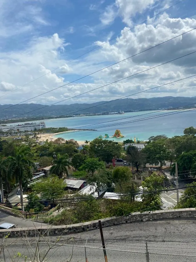 K&S Seaview Luxury Apartment Montego Bay